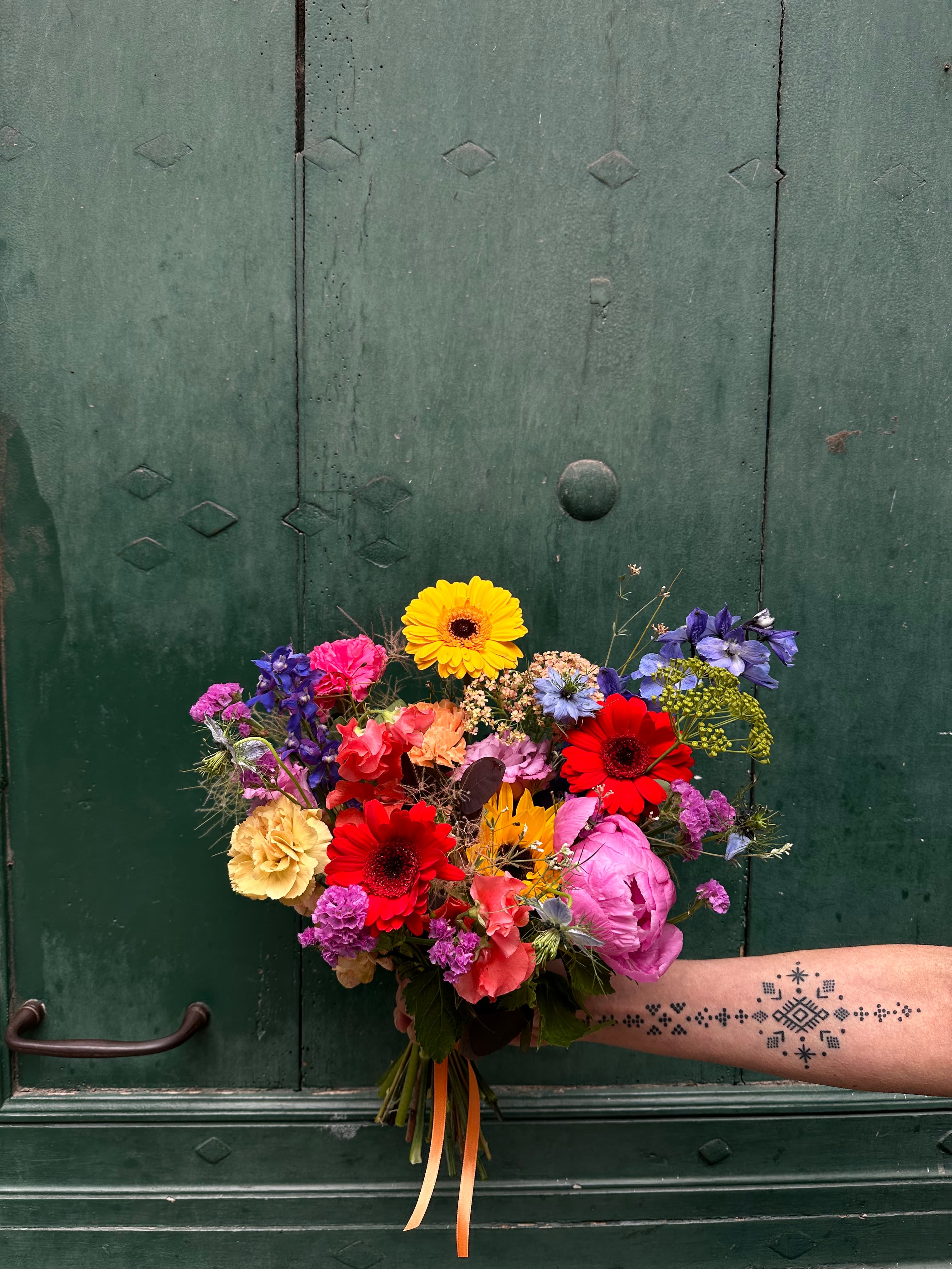 Bouquet de fleurs élégant, moderne - Image 3